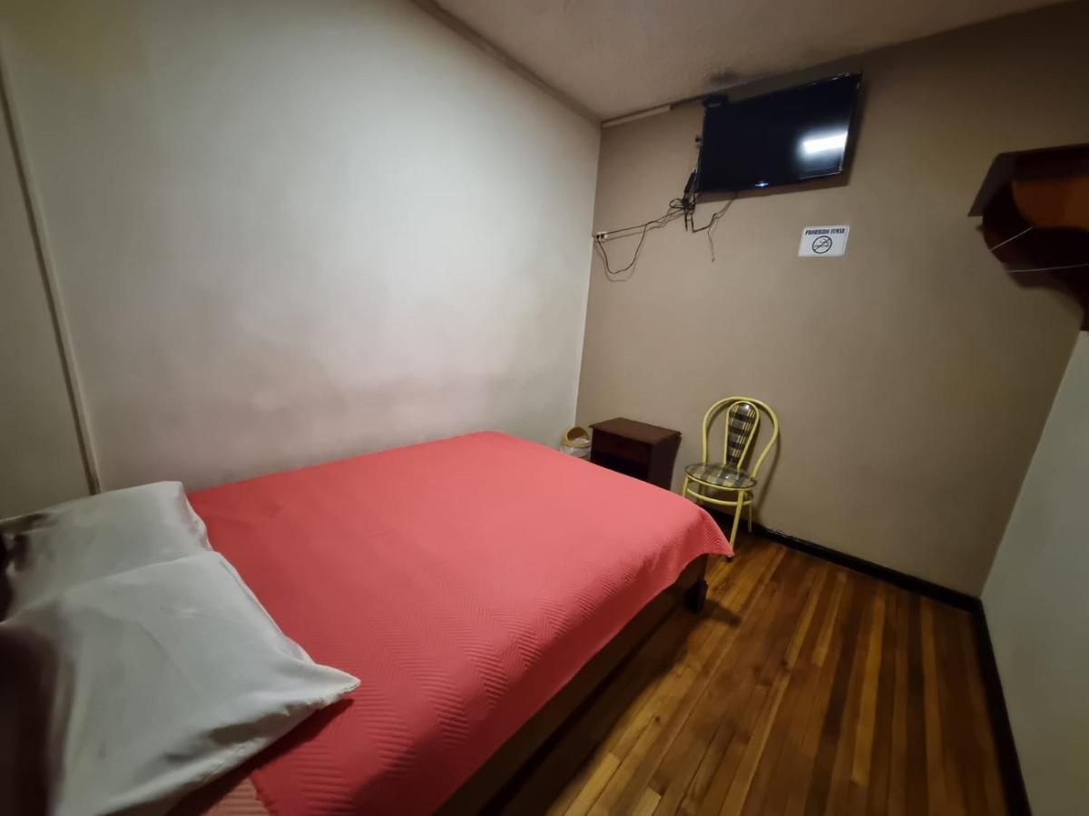 Hostal Alborada كوينكا المظهر الخارجي الصورة
