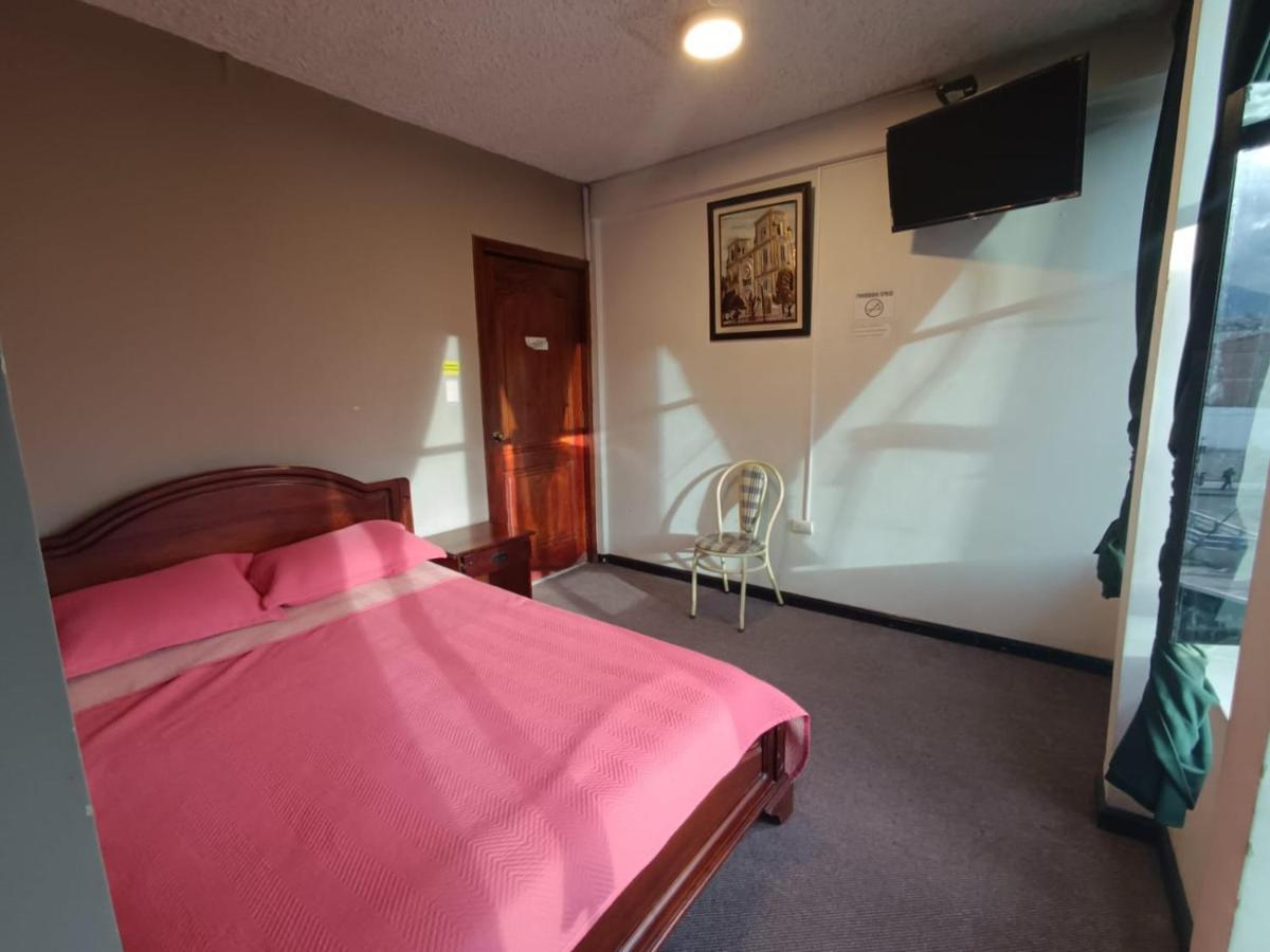 Hostal Alborada كوينكا المظهر الخارجي الصورة